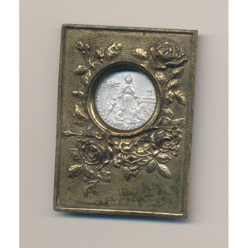 Médaille religieuse avec trépied