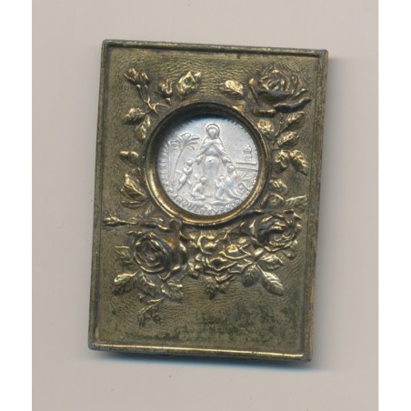 Médaille religieuse avec trépied