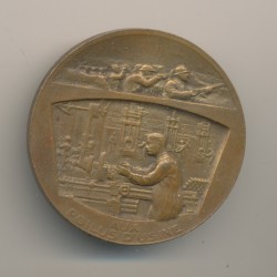 Médaille - Aux poilus d'usine - la victoire par le soldat et par l'ouvrier - bronze - 41mm