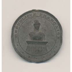Médaille - La France a vaincue l'anarchie, le brigandage et les pétrolières - mai 1871 - étain - 30mm - TTB