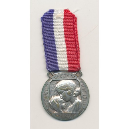 Médaille - Oeuvre des pupilles - femme et enfant