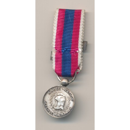 Médaille - Défense nationale argent - agrafe légion étrangère et troupes aéroportées - réduction