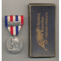 Médaille - Chemin de fer - agrafe locomotive - avec boite d'origine - ordonnance