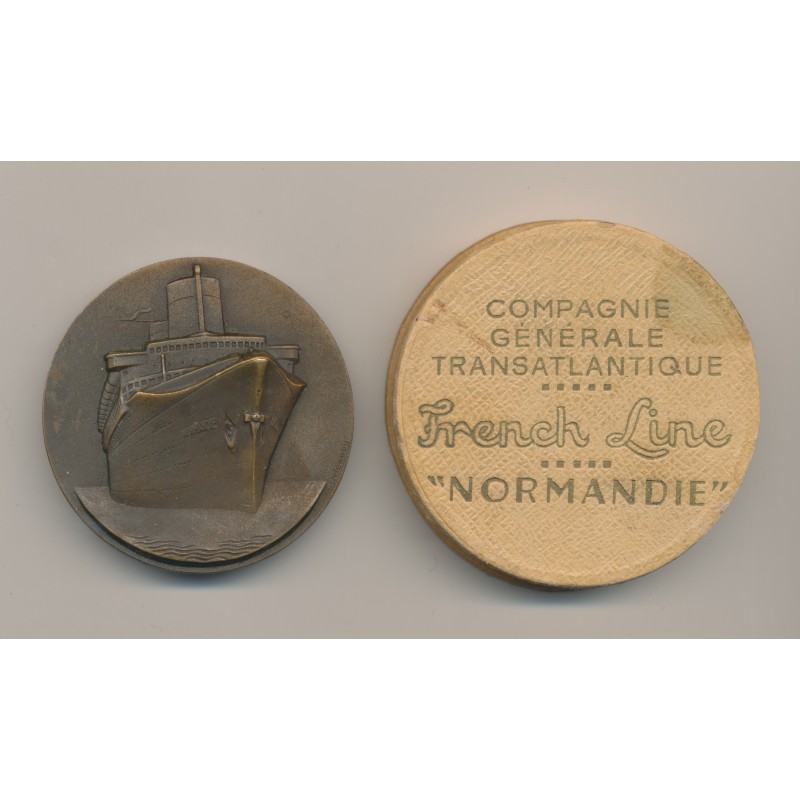 Médaille - Paquebot Normandie SD 1935 avec boite - Compagnie générale transatlantique - french line - 51mm