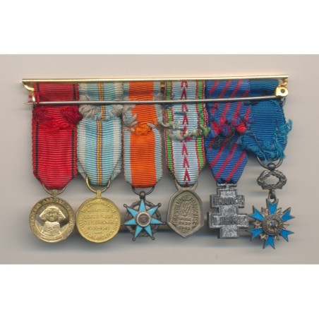Barette 6 Décorations - ONM chevalier, France Libre, commemo 1939-45, mérite social chevalier et 2 médailles associations ancien
