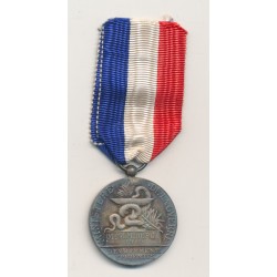 Médaille - Ministère de la guerre - Dévouement épidémies - 1919 - avec écrin attribué 2