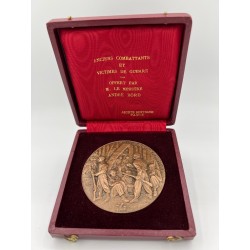 Médaille - Français, Françaises que vos pensées se rassemblent sur la France- 1944-1974 - avec écrin - bronze - 68mm - H.Dropsy 