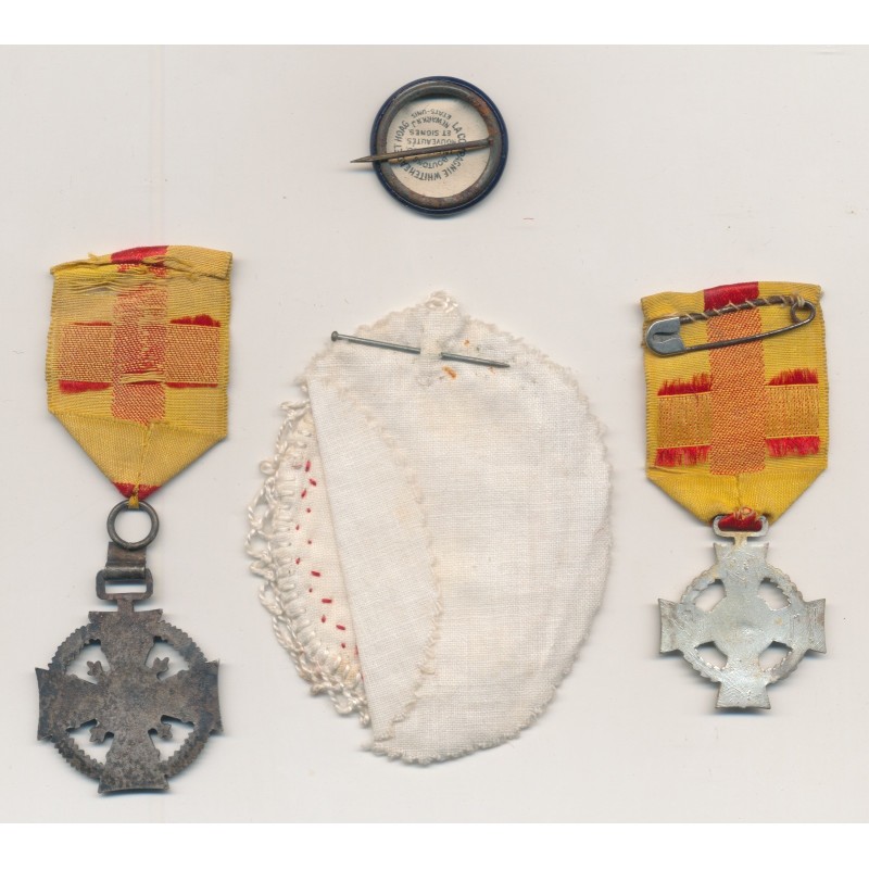 Lot Médailles et insignes Vendéens