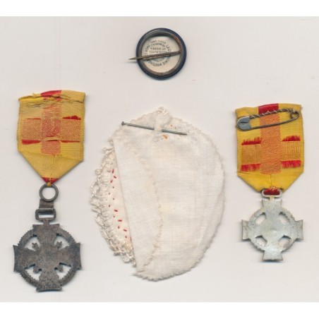 Lot Médailles et insignes Vendéens