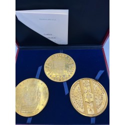 Coffret 3 Médailles - Général De Gaulle - De Jaeger 110mm - bronze doré à l'or pur 2