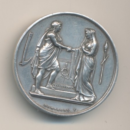 Médaille de mariage - 2 personnes et autel - argent 17,60g - gravé 1872 - 35mm - TTB+