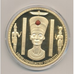 Médaille - Néfertiti - mysterious ancien egypt - cuivre doré - 70mm