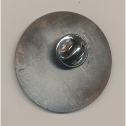 Médaille/Pins - La Rochelle dernière ville de France libérée - Hotel e ville - 1945/1995  2