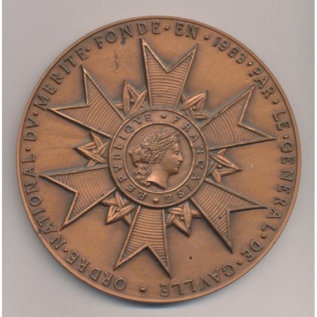 Médaille - Ordre national du mérite - nous vous faisons officier - cuivre 91mm - TTB+