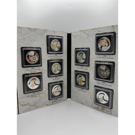 Coffret - 10 Médailles - Thème ordres et décorations - FDC