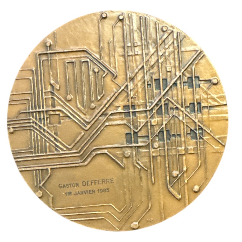 Médaille - Fonction publique Française - cuivre 80,5mm - Gaston Defferre 1983 - SUP