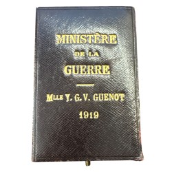 Médaille - Ministère de la guerre - Dévouement épidémies - 1919 - avec écrin attribué 2