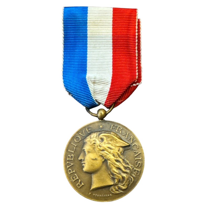 Médaille - Ministère de la guerre - Dévouement épidémies - 1919 - avec écrin attribué