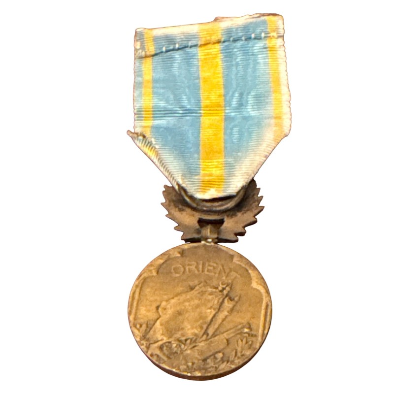 Médaille d'Orient - ordonnance - ruban abimé